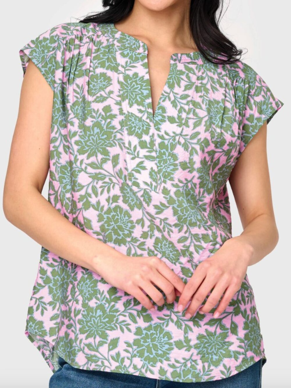 Gibsonlook Cap Sleeve Notch Neck Blouse in Rose Garden